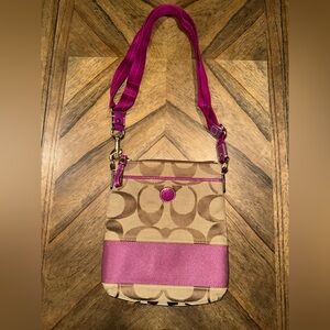 Coach Monogram Signature Shoulder Bag Tan Purple Medium Crossbody Purse soho y2k